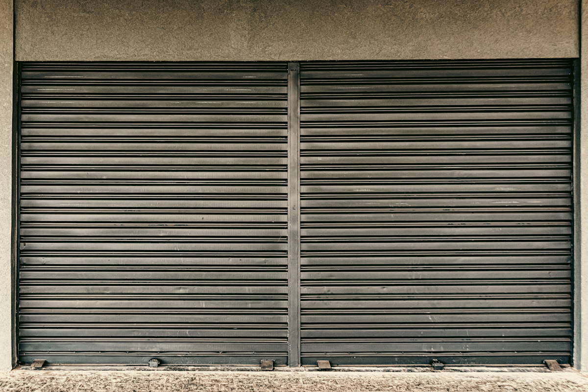 Cómo deben ser las persianas de seguridad para locales comerciales